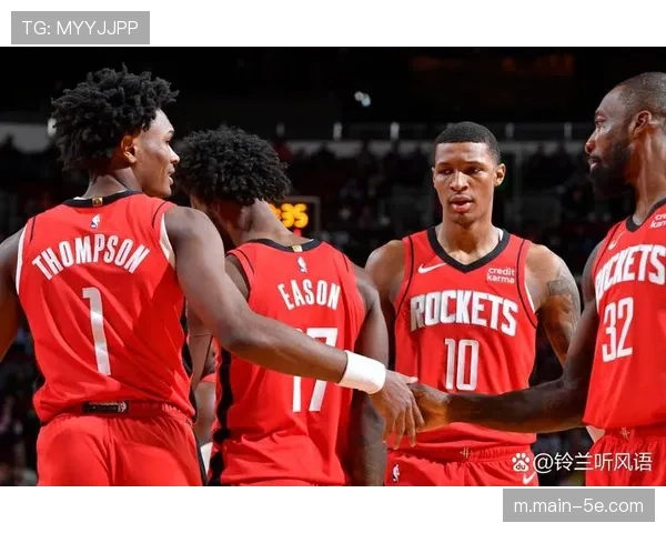 火箭单中锋配射手阵型见效 乌度卡用小阵容破解传统双塔困局 火箭单中锋配射手阵型见效 乌度卡用小阵容破解传统双塔困局